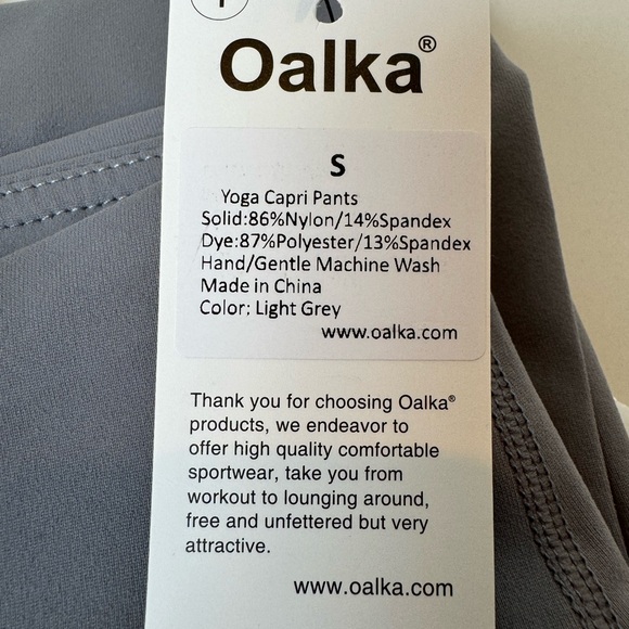 Oalka Grey Small Capri Leggings NWT - Picture 8 of 8
